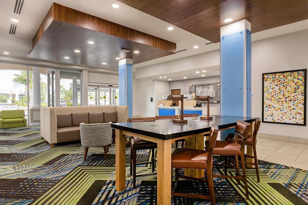 Holiday Inn Express & Suites - Miramar By Ihg Kültér fotó