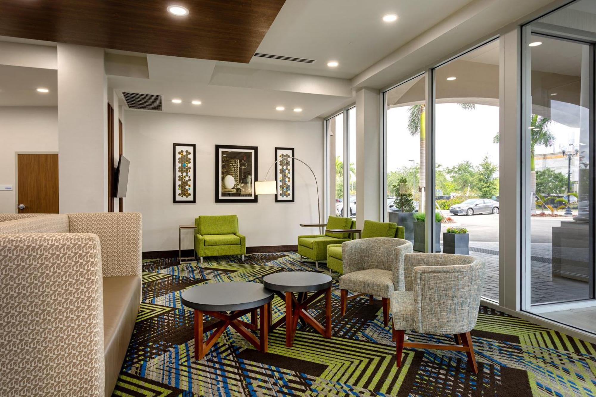 Holiday Inn Express & Suites - Miramar By Ihg Kültér fotó